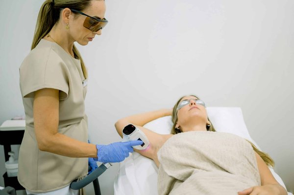 Découvrez le meilleur épilateur lumière pulsée